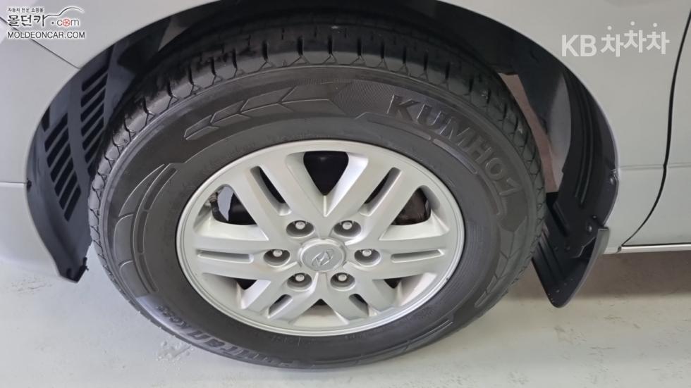 Hyundai Starex — miniaturë 6