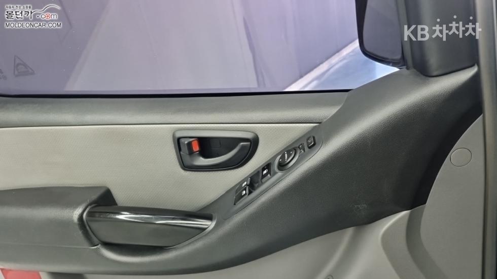 Hyundai Starex — miniaturë 17