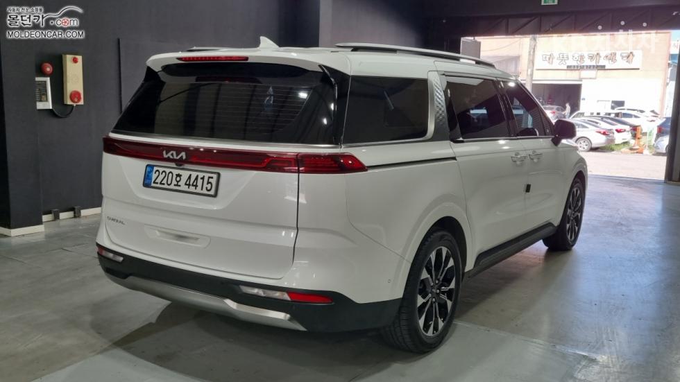 Kia Carnival — miniaturë 2