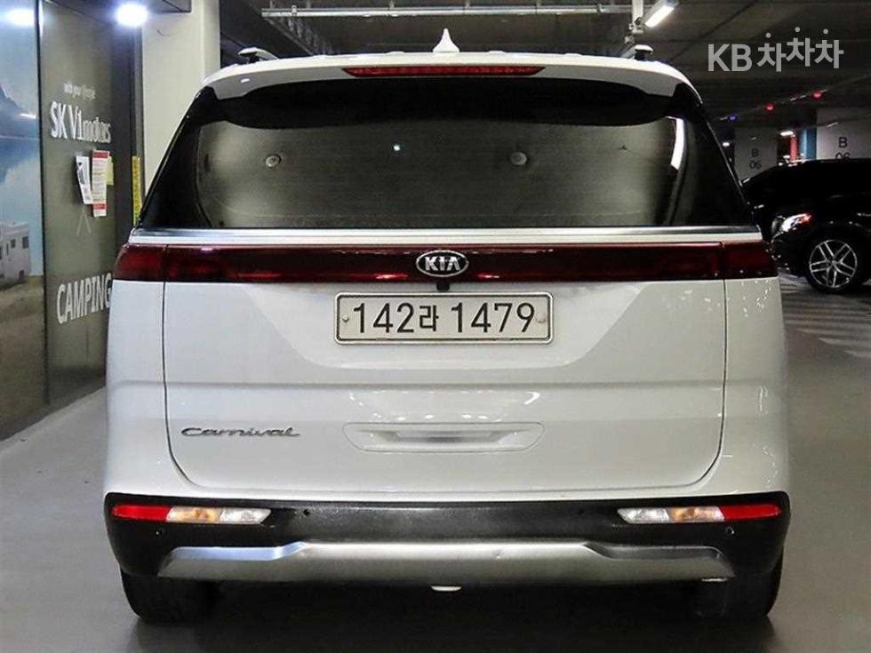 Kia Carnival — miniaturë 5