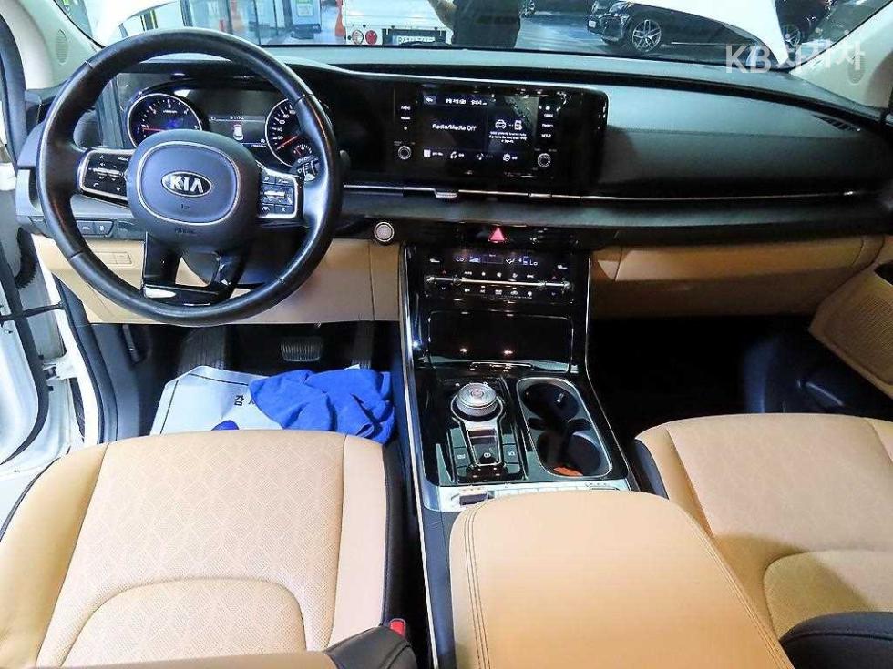 Kia Carnival — miniaturë 11