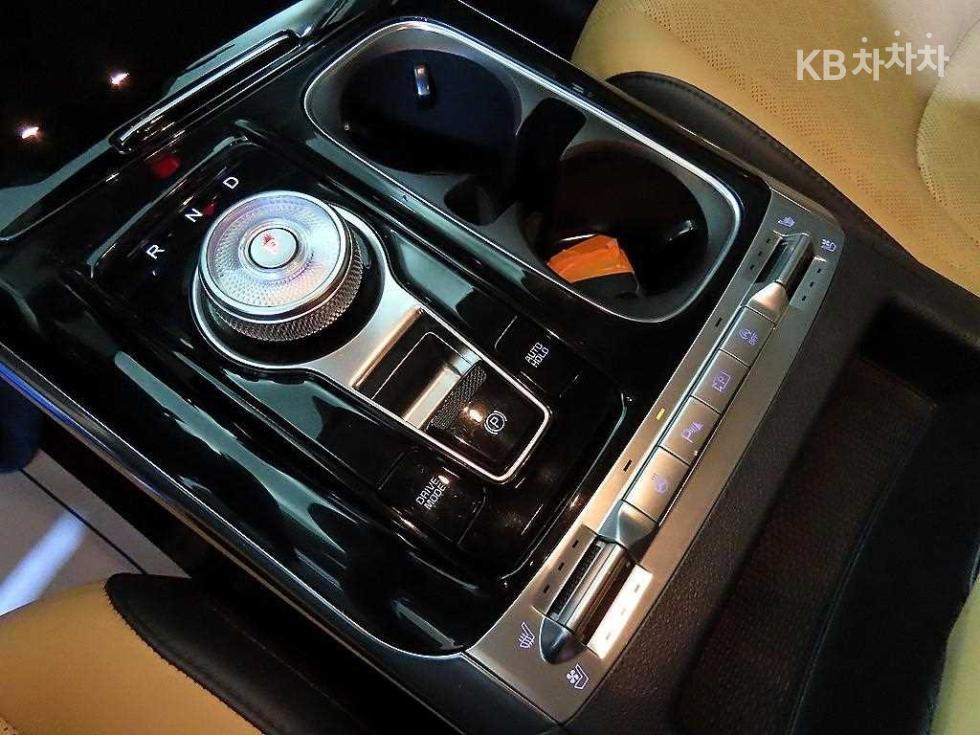 Kia Carnival — miniaturë 13