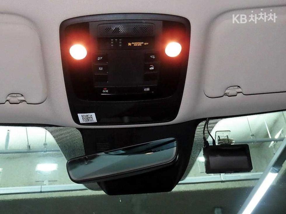 Kia Carnival — miniaturë 15