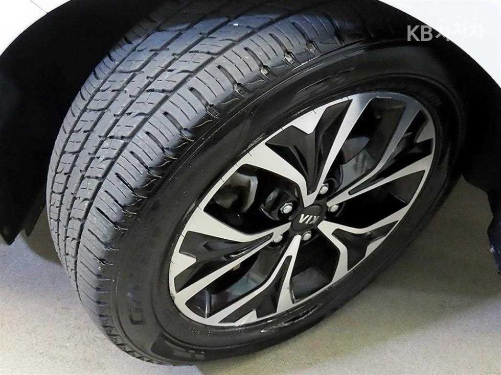 Kia Carnival — miniaturë 20