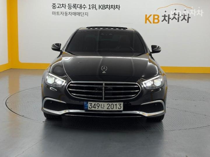 Mercedes-Benz E-klasse — miniaturë 2