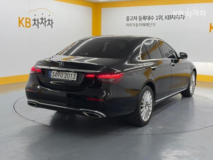 Mercedes-Benz E-klasse — miniaturë 4