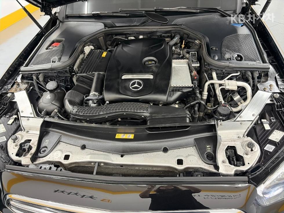 Mercedes-Benz E-klasse — miniaturë 5