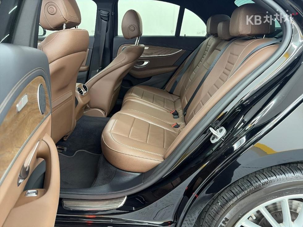Mercedes-Benz E-klasse — miniaturë 12