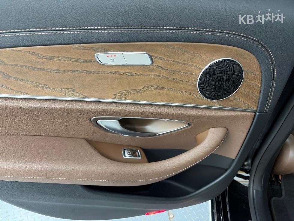 Mercedes-Benz E-klasse — miniaturë 13