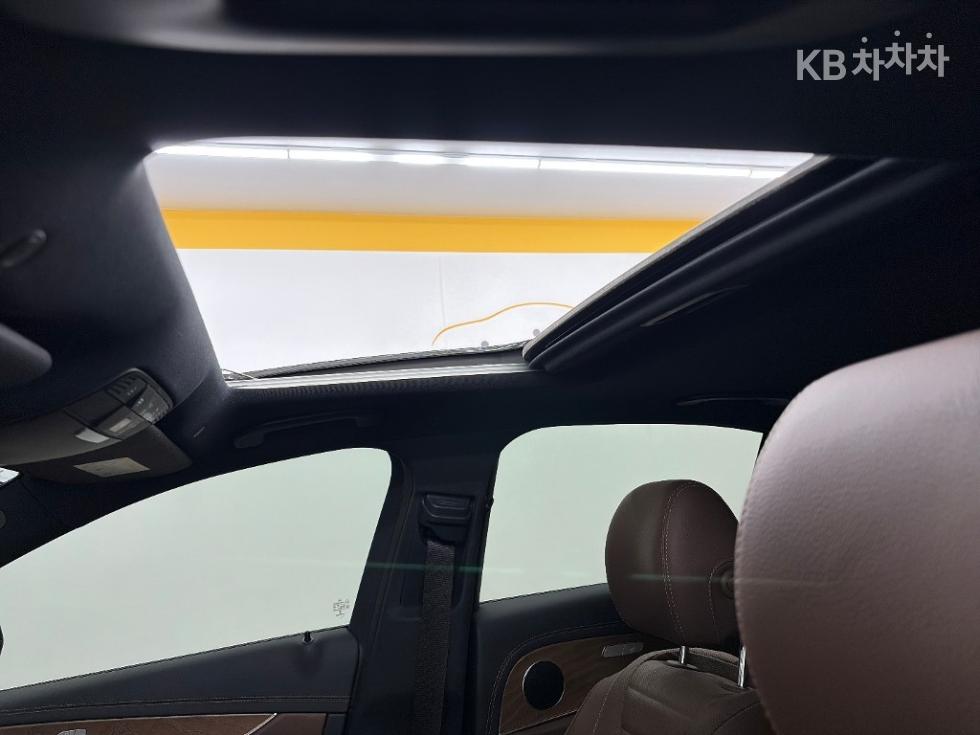 Mercedes-Benz E-klasse — miniaturë 15