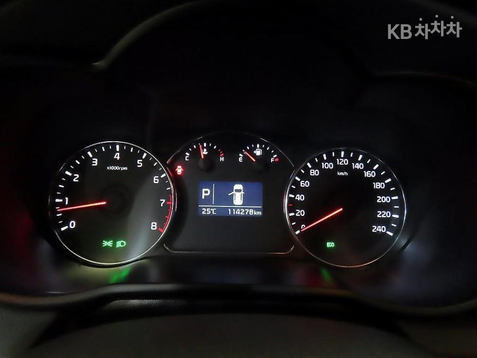 Kia Carens — miniaturë 9