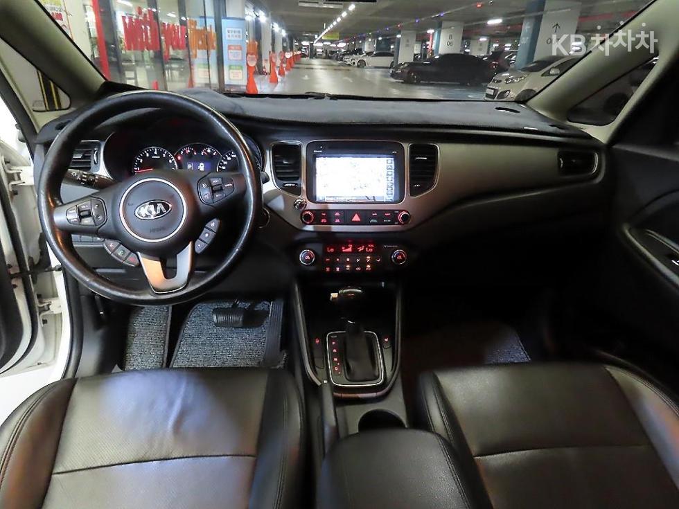 Kia Carens — miniaturë 10
