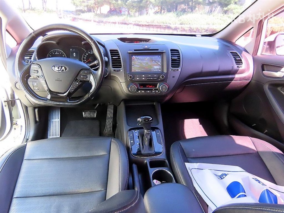 Kia K3 — miniaturë 7