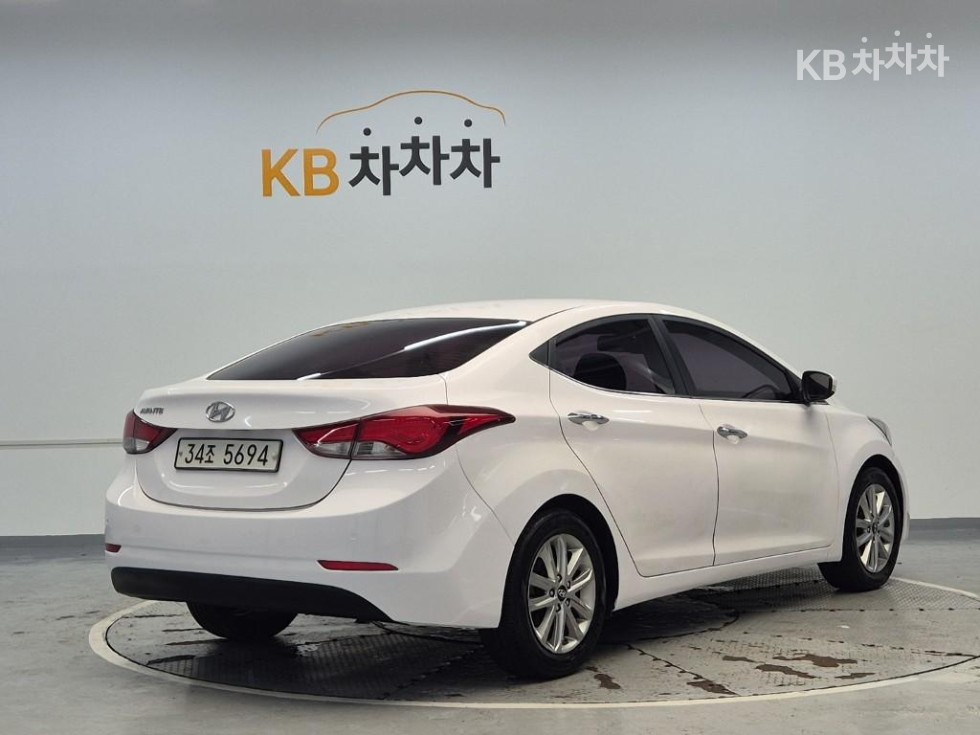 Hyundai Avante — miniaturë 3