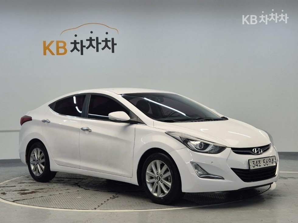 Hyundai Avante — miniaturë 4