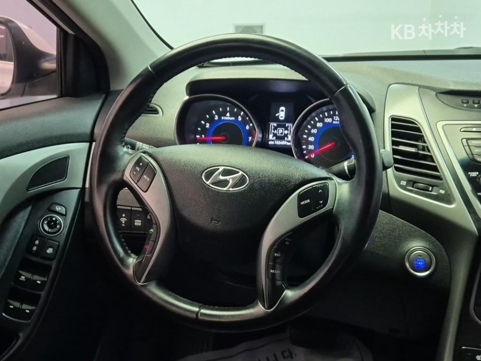 Hyundai Avante — miniaturë 9
