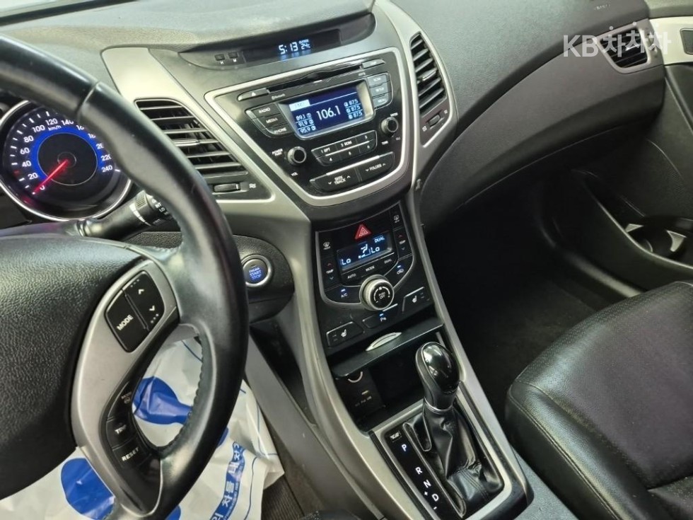 Hyundai Avante — miniaturë 10
