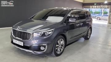 Kia Carnival 9-seater Prestige — foto 1