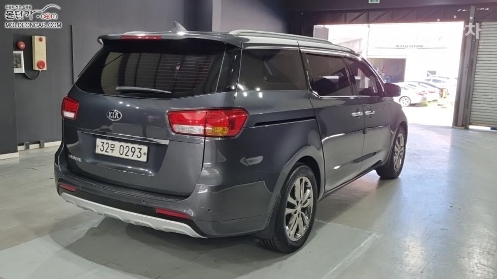 Kia Carnival — miniaturë 2