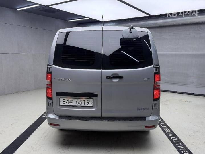 Hyundai Starex — miniaturë 3