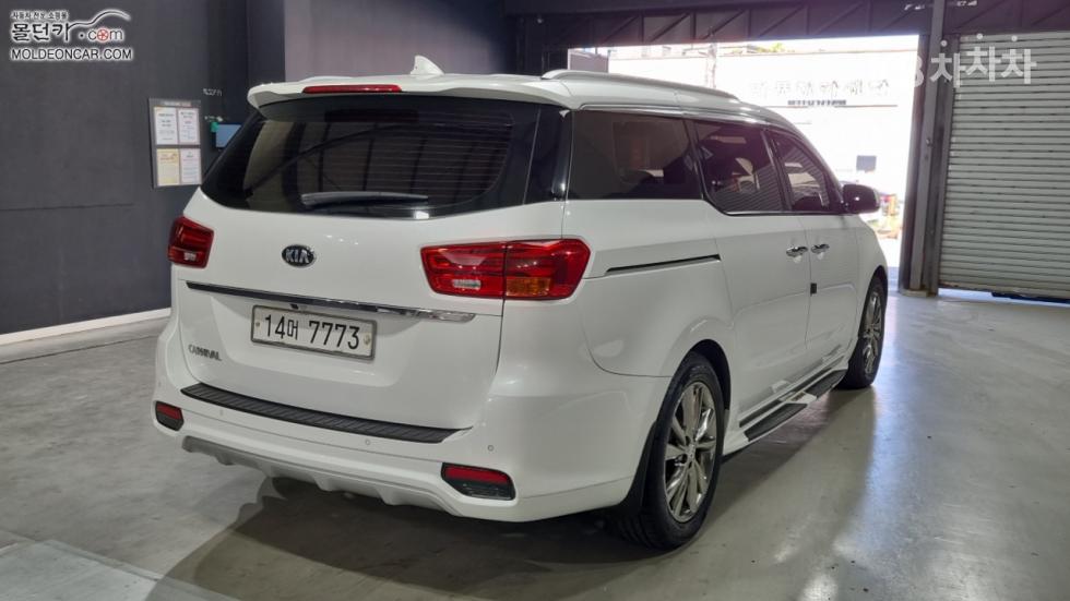 Kia Carnival — miniaturë 2