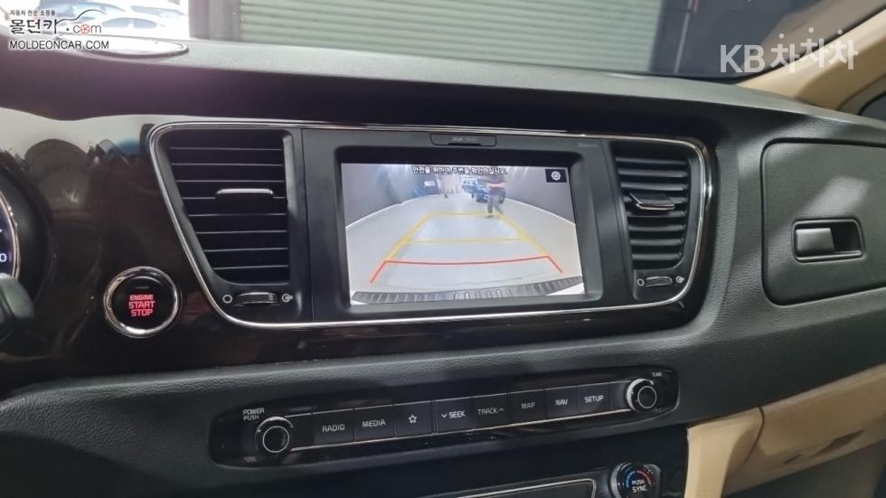 Kia Carnival — miniaturë 13