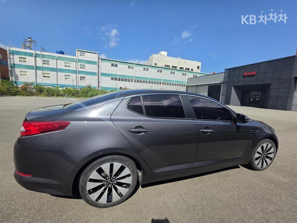 Kia K5 — miniaturë 6