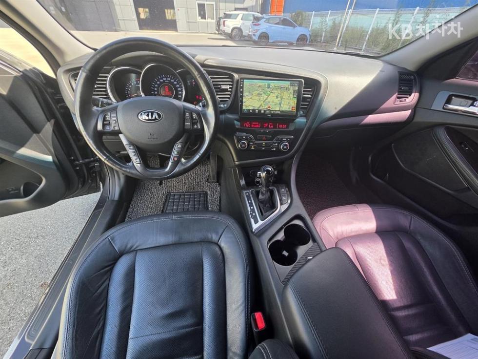 Kia K5 — miniaturë 9