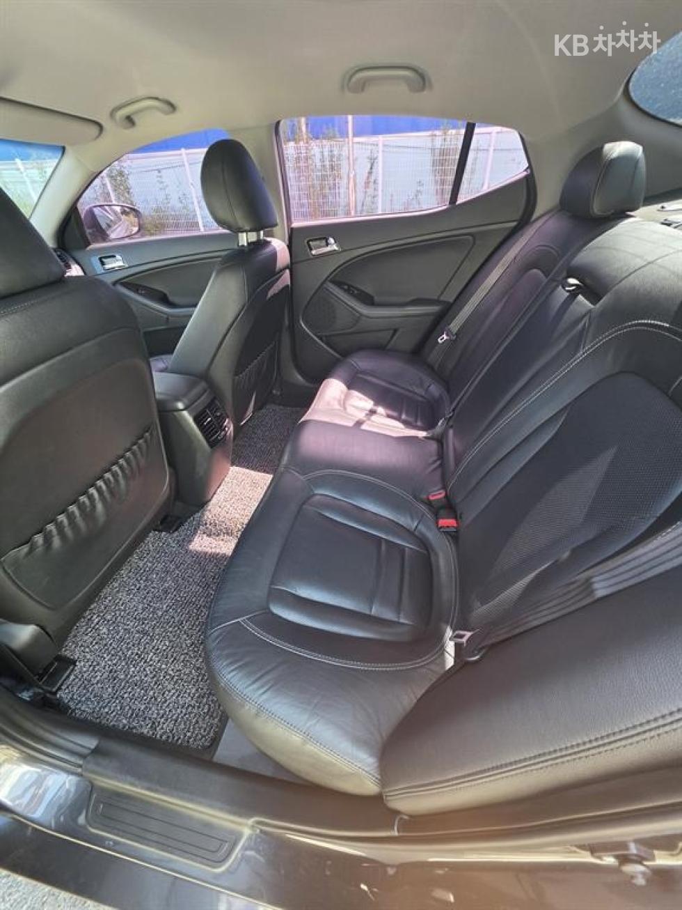 Kia K5 — miniaturë 10