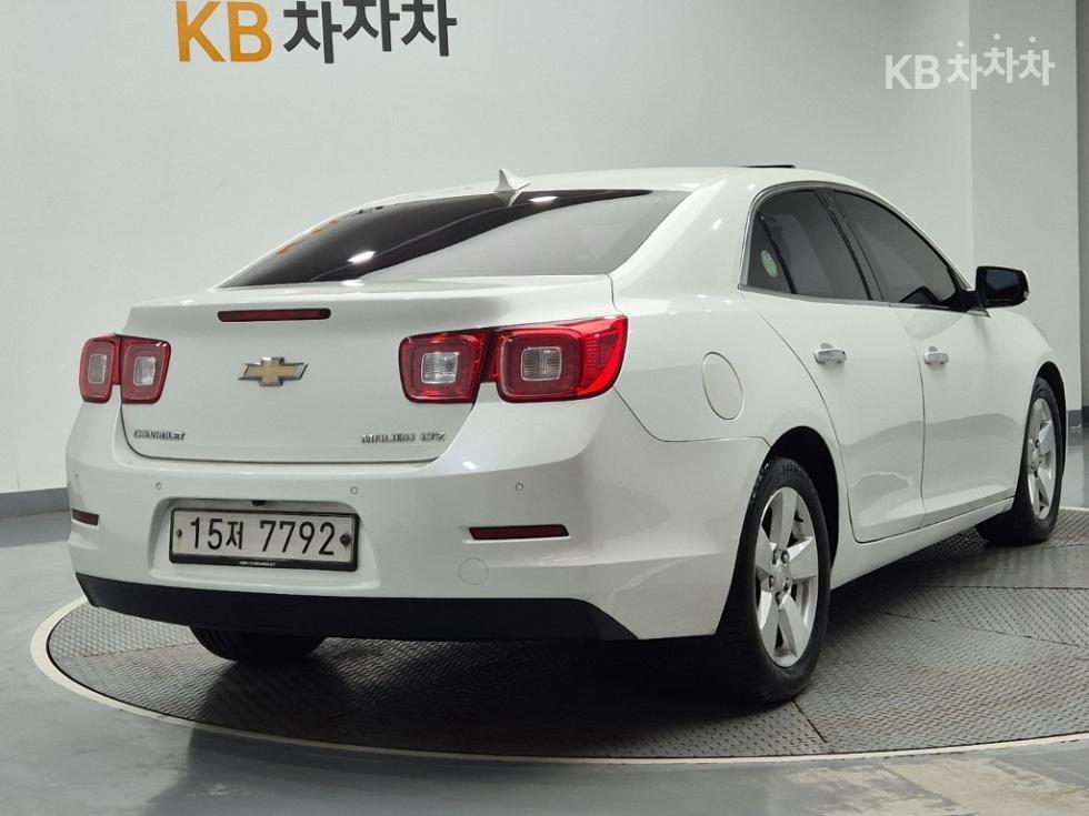 Chevrolet Malibu — miniaturë 3
