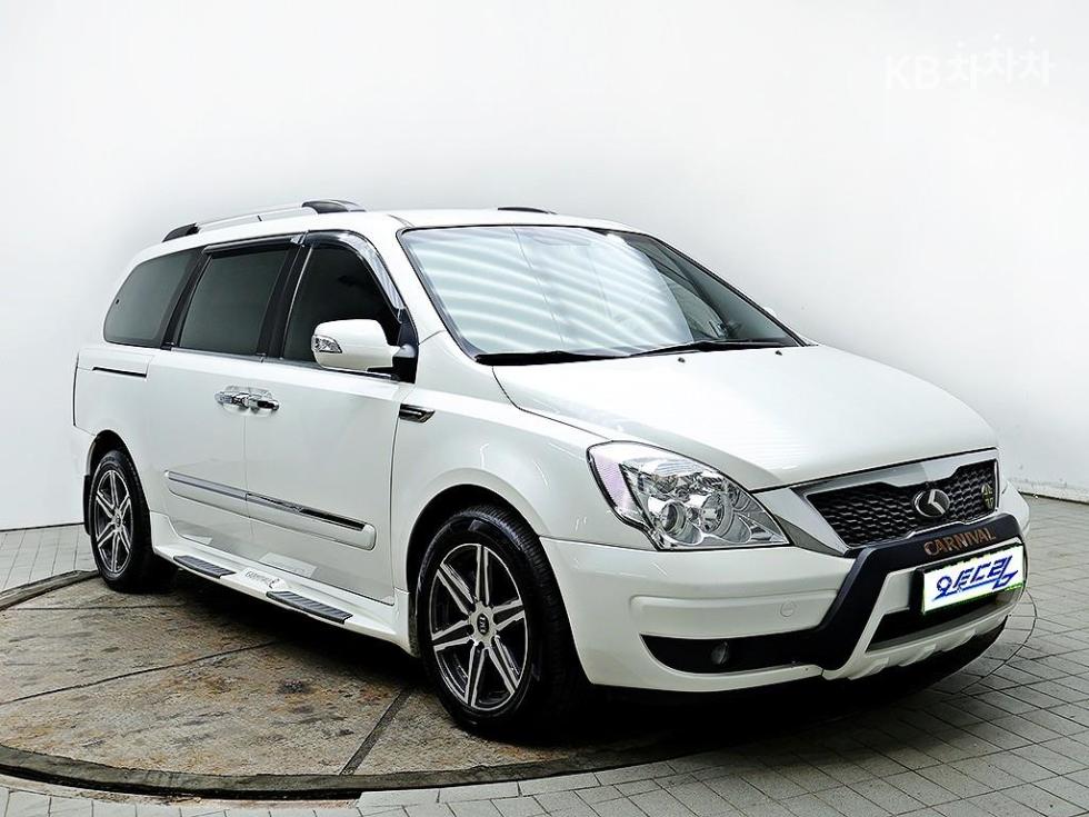Kia Carnival — miniaturë 2