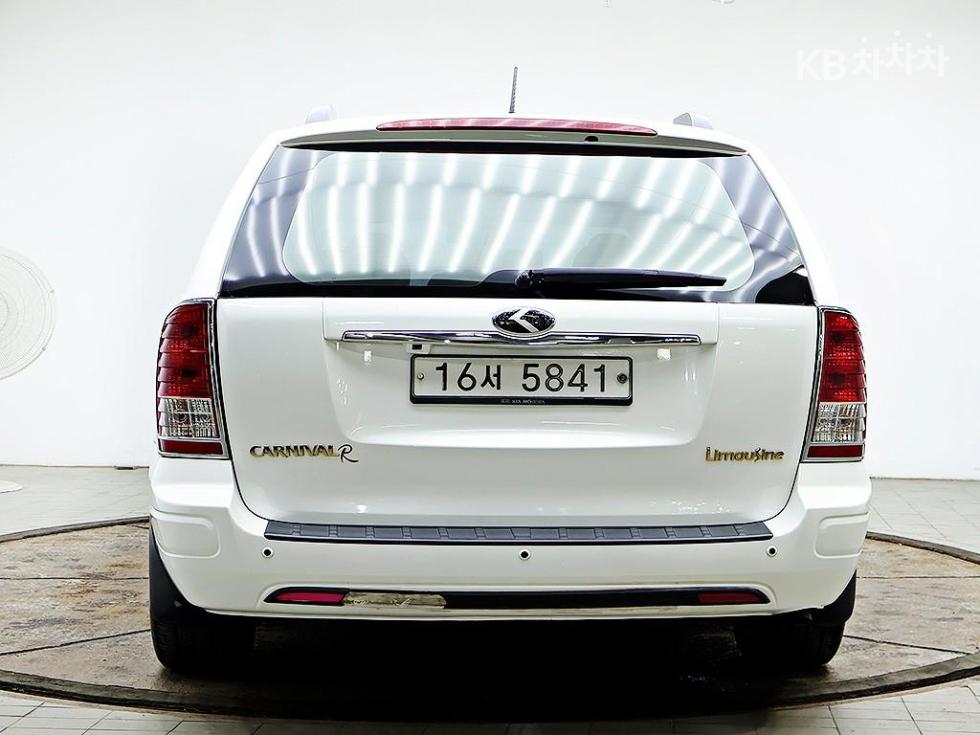 Kia Carnival — miniaturë 3