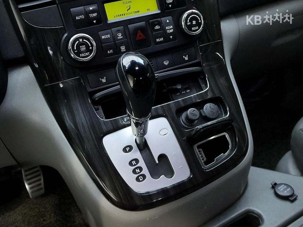 Kia Carnival — miniaturë 10