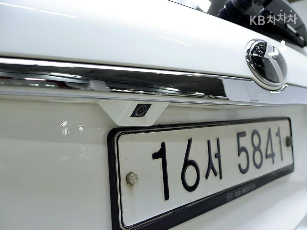 Kia Carnival — miniaturë 13