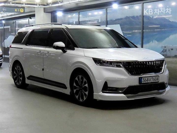 Kia Carnival Diesel 9-Seater Signature — foto 1