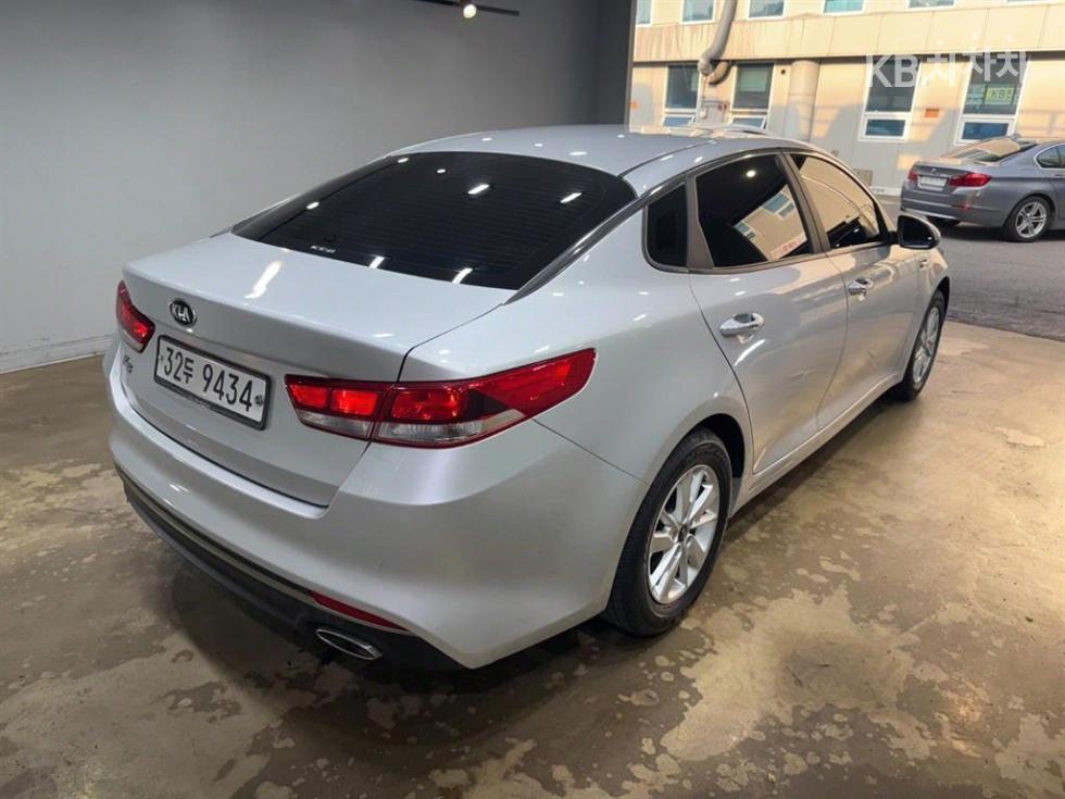 Kia K5 — miniaturë 2