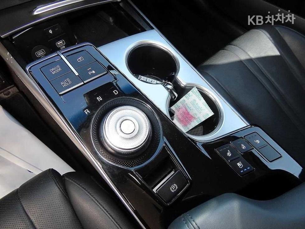 Kia K8 — miniaturë 10