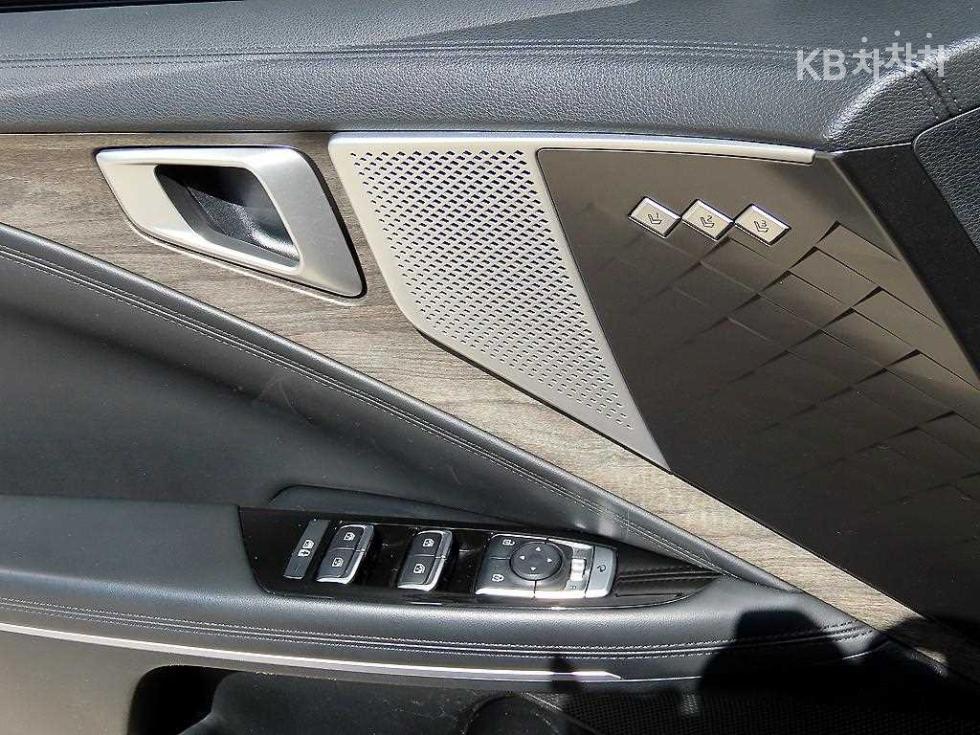 Kia K8 — miniaturë 11