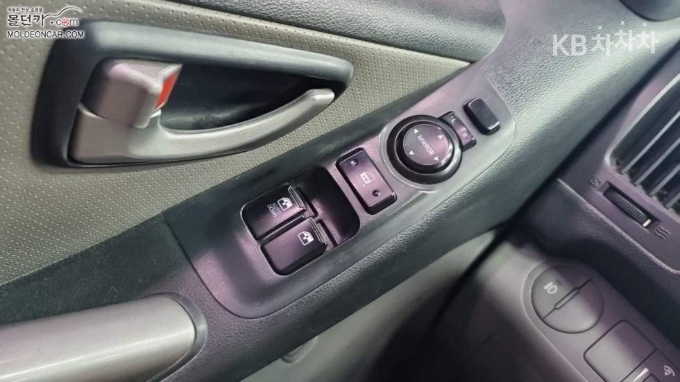 Hyundai Starex — miniaturë 15