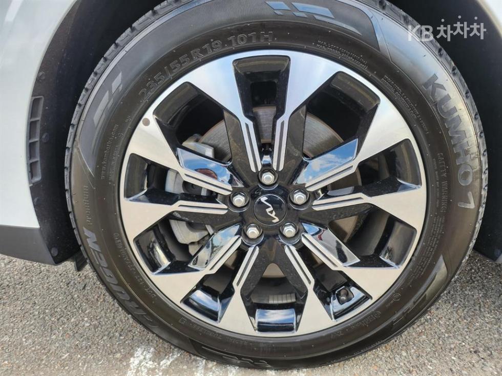 Kia Carnival — miniaturë 5
