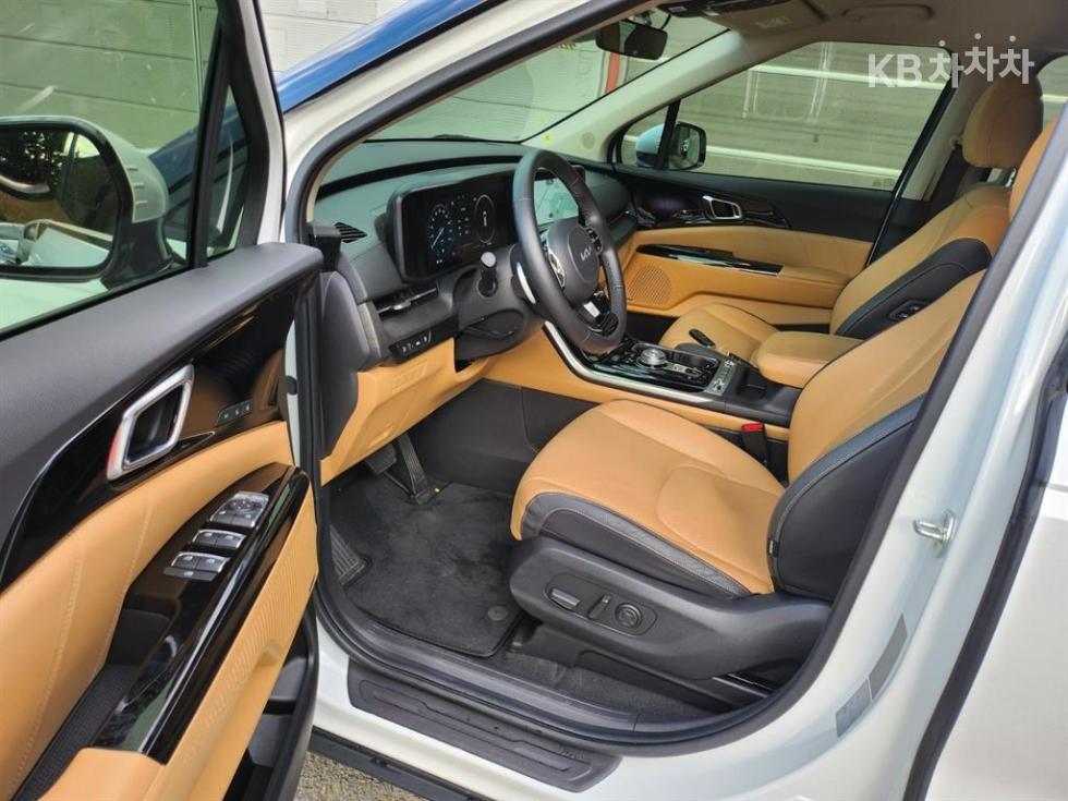 Kia Carnival — miniaturë 9