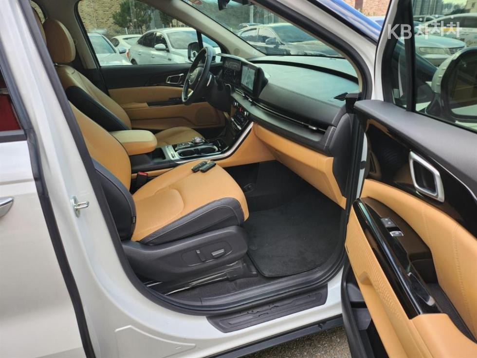 Kia Carnival — miniaturë 10