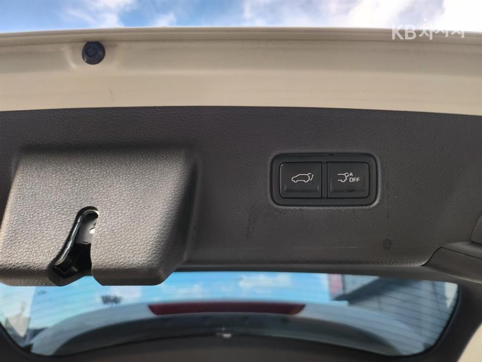 Kia Carnival — miniaturë 18