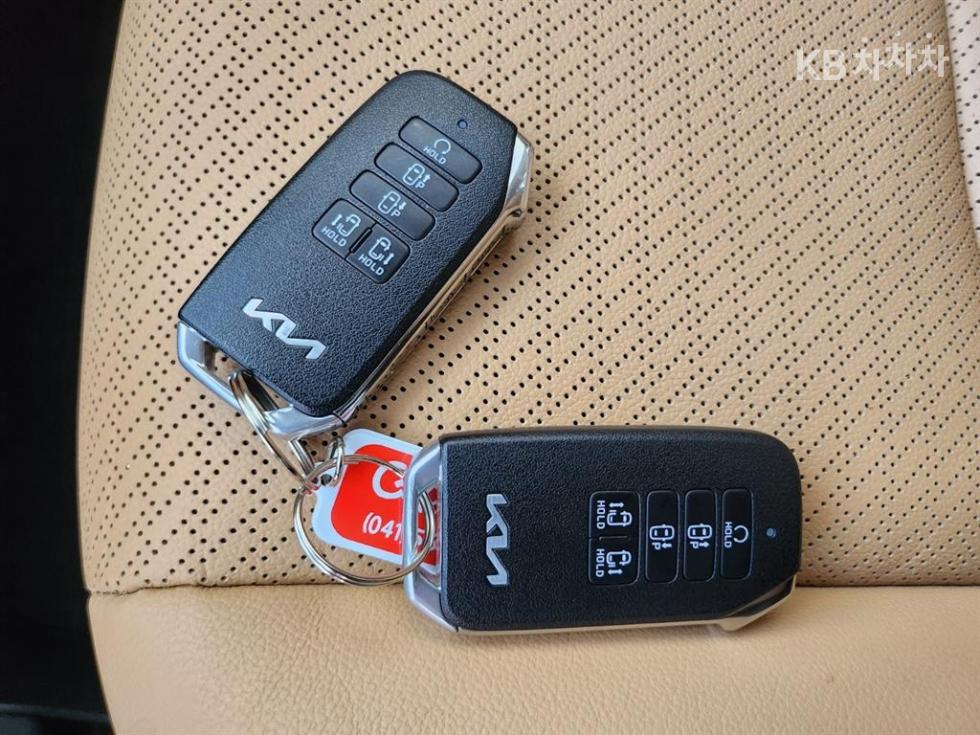 Kia Carnival — miniaturë 20