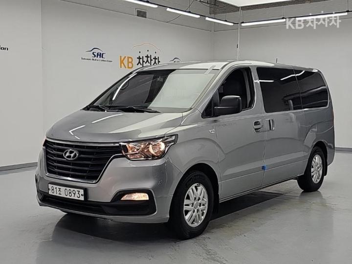 Hyundai Starex Van 5-Seater Modern — foto 1
