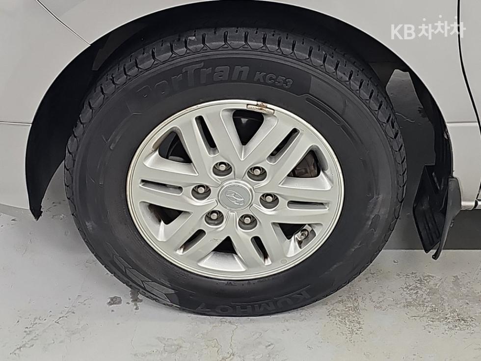 Hyundai Starex — miniaturë 18