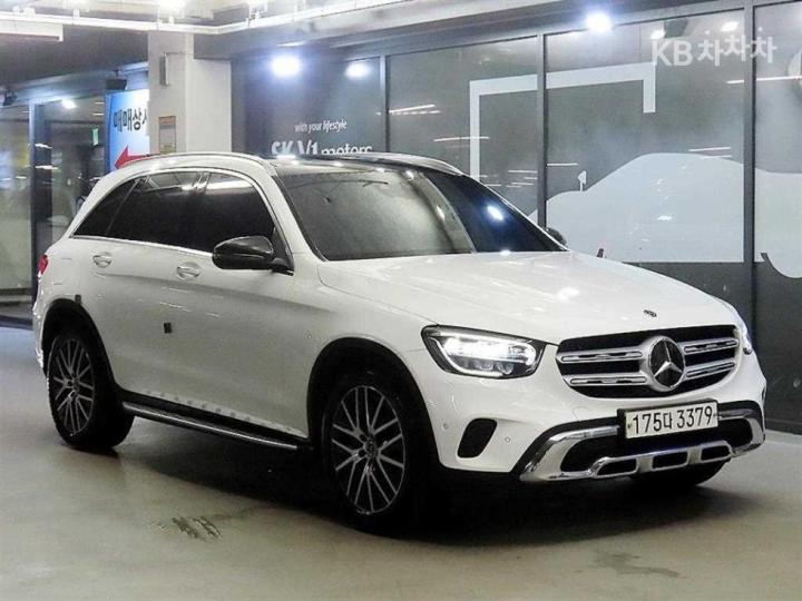 Mercedes-Benz GLC 300 4Matic 기본형 — foto 1