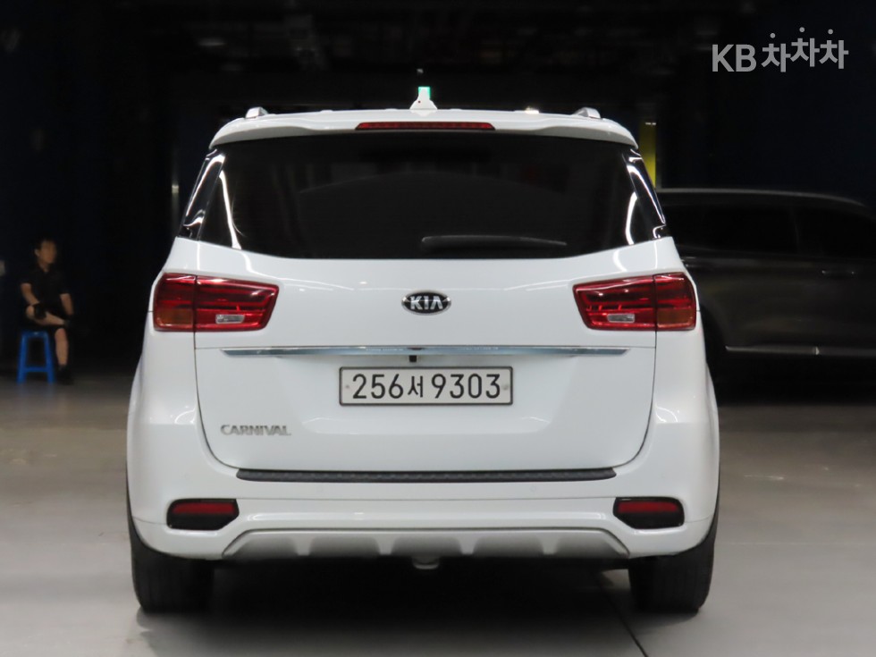 Kia Carnival — miniaturë 3