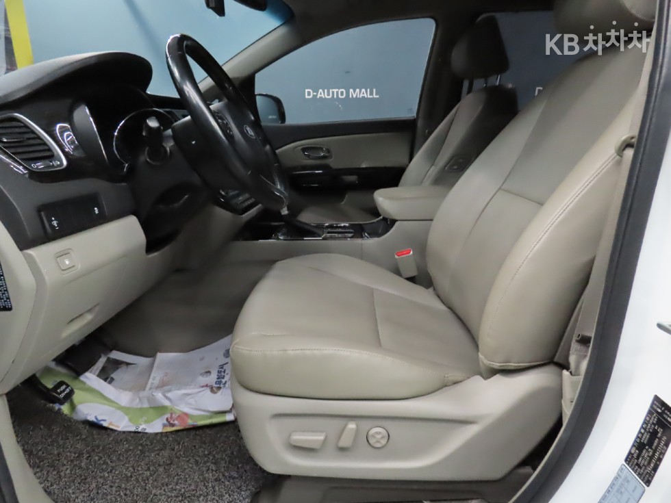 Kia Carnival — miniaturë 6