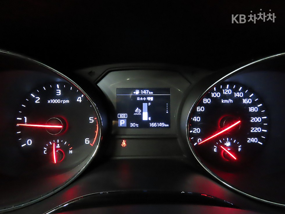 Kia Carnival — miniaturë 10